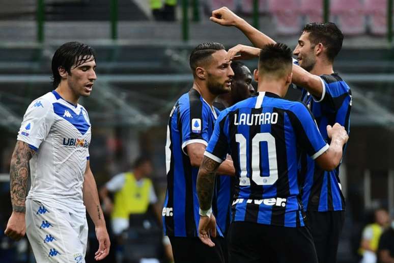 Inter de Milão vem de goleada aplicada sobre o Brescia por 6 a 0 (Miguel MEDINA / AFP)