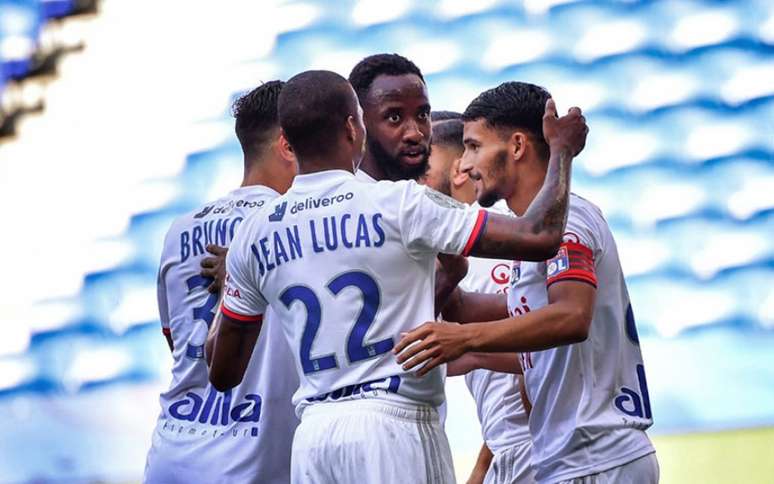 Lyon vence o Nice por 1 a 0 e se prepara para a final da Copa da Liga da França contra o Paris Saint-Germain, no Stade de France, dia 31 (Foto: JEFF PACHOUD / AFP)