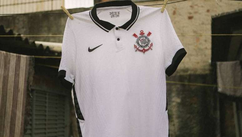 Nova camisa do Corinthians tem modelo que custa R$ 400,00