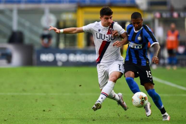 Bologna venceu Inter fora de casa em jogo muito brigado (MIGUEL MEDINA / AFP)