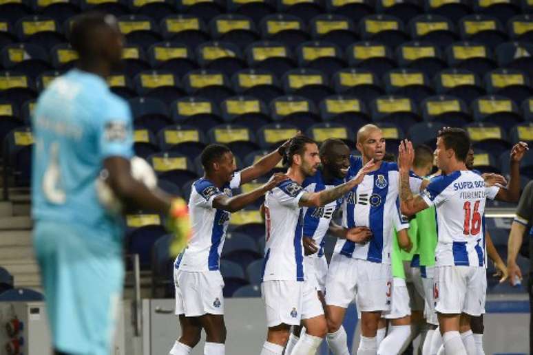 Porto segue na liderança do Campeonato Português (Foto: MIGUEL RIOPA / AFP)