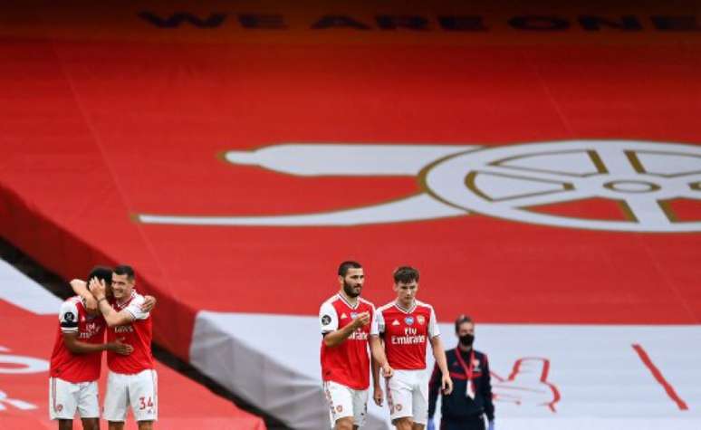 Arsenal está invicto há quatro jogos (Foto: SHAUN BOTTERILL / POOL / AFP)