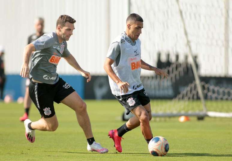 Após semana de atividades físicas, treino do Corinthians teve coletivo (Foto:Rodrigo Coca/Agência Corinthians)