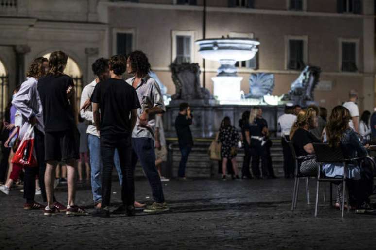 Movimentação no bairro boêmio de Trastevere, em Roma, no último fim de semana