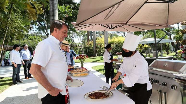 Bolsonaro em evento comemorativo pela independência americana no último dia 4; presidente afirmou que começou a sentir sintomas da covid-19 no domingo