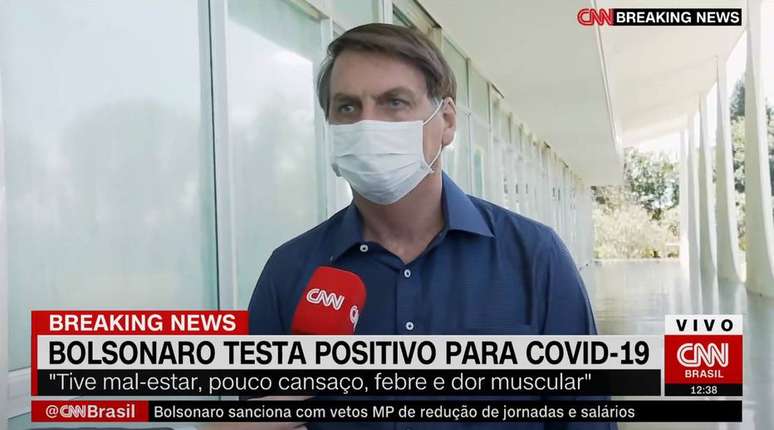 Bolsonaro afirmou nesta terça-feira, 07, que está com covid-19