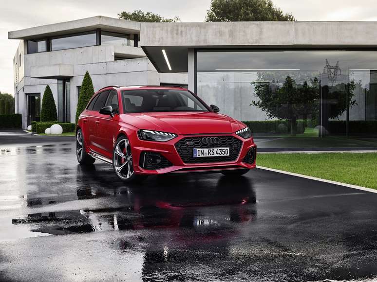 Audi RS 4: perua incrível de 450 cv por R$ 555.990 em pré-venda.