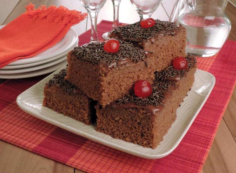 Guia da Cozinha - 9 coberturas de chocolate para deixar seu bolo ainda mais gostoso