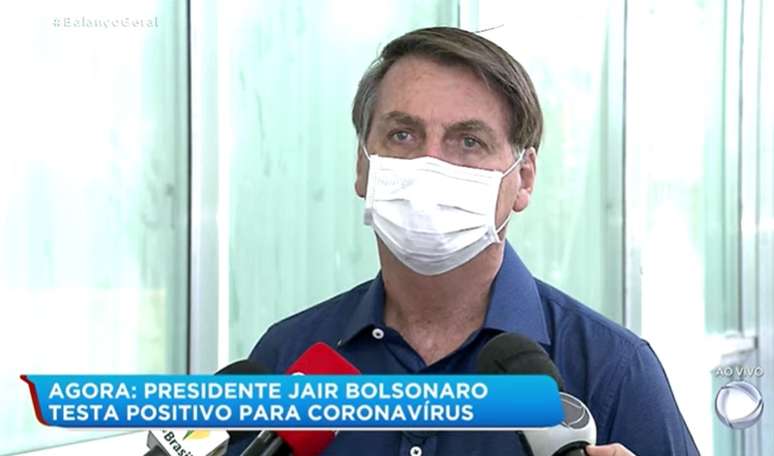 Bolsonaro ganhou destaque nas principais TVs do planeta ao anunciar diagnóstico positivo para o novo coronavírus
