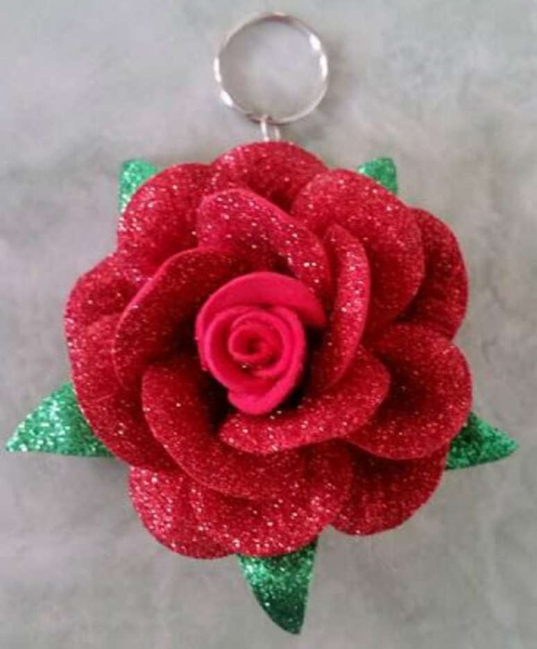 42. Chaveiro floral como lembrancinhas para o dia das m&atilde;es em eva. Fonte: Artesanato e Fa&ccedil;a Voc&ecirc; Mesmo