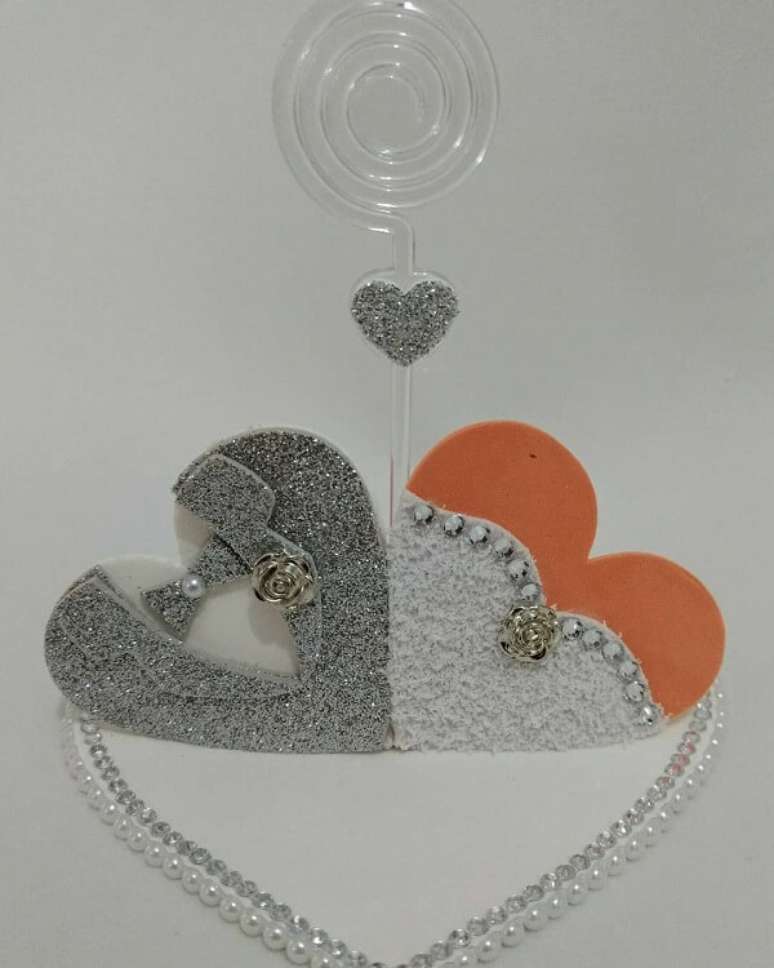 32. Lembrancinhas em EVA para casamento cheia de brilho. Fonte: Ateli&ecirc; Luna Princesa