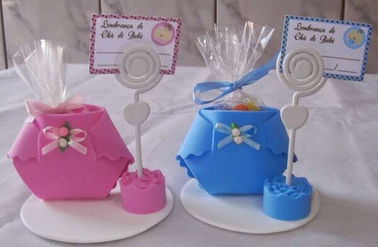 35. Modelo de lembrancinhas em EVA para ch&aacute; de beb&ecirc;. Fonte: Raf&rsquo;arts Papelaria Personalizada