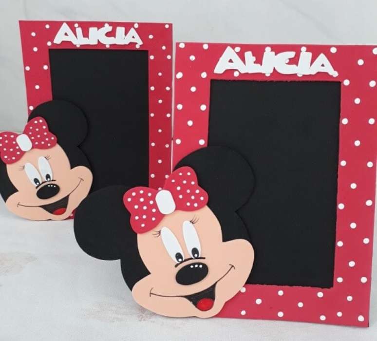 84. Porta retrato feito em EVA &eacute; uma &oacute;tima op&ccedil;&atilde;o de lembrancinha. Fonte: Pinterest