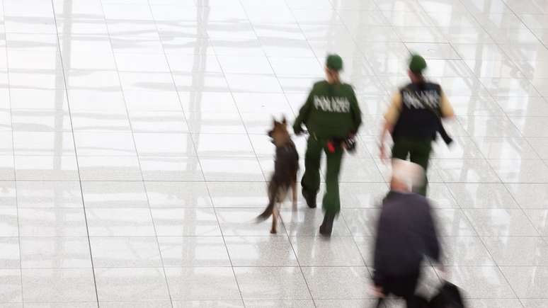 No ano passado, foram presas 465 pessoas de 49 nacionalidades em 19 aeroportos do Brasil; destes, 77 eram africanos, suspeitos de tráfico de drogas, segundo a PF