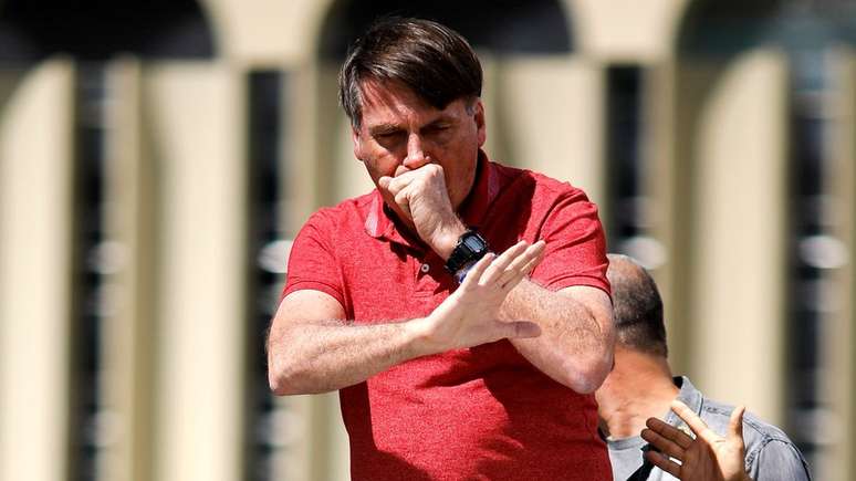 Com auxílio emergencial e Bolsa Família repaginado, Bolsonaro faz aceno a classes mais pobres