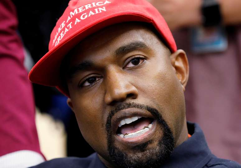 Rapper Kanye West durante encontro com presidente dos EUA, Donald Trump, na Casa Branca
11/10/2018 REUTERS/Kevin Lamarque