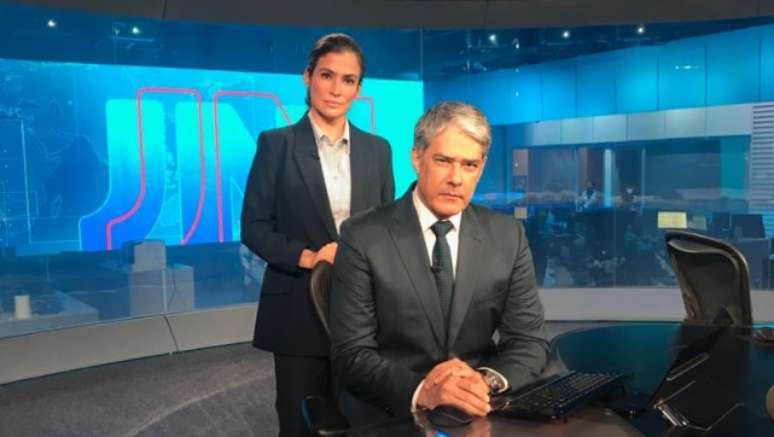 Renata Vasconcellos e William Bonner: o JN não poupa críticas a Bolsonaro e passou a mostrar menos a imagem dele