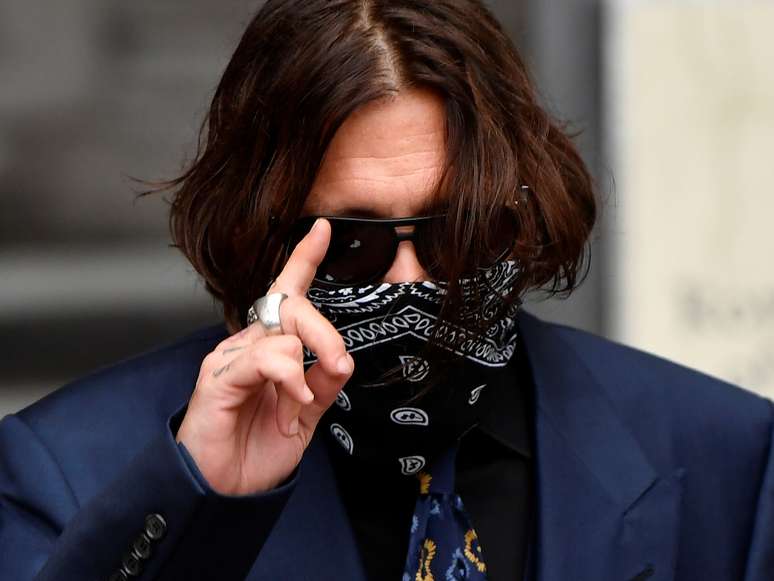 Ator Johnny Depp chega &agrave; Suprema Corte de Londres
09/07/2020
REUTERS/Toby Melville