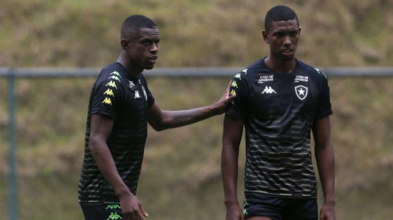 Marcelo Benevenuto e Kanu Foto: Vítor Silva/Botafogo