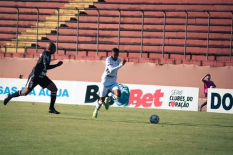 Diego Gonçalves foi o grande nome da partida, marcando um gol e dando uma assistência (Foto: Divulgação/Patrick Floriani)
