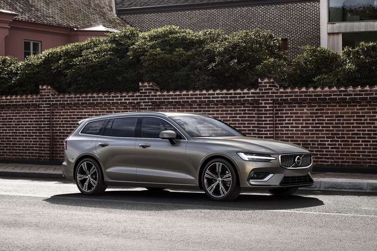 Volvo V60: uma das últimas três peruas, que têm duas categorias no ranking.