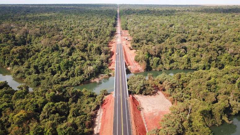 Ponte ao longo de rodovia BR-242, no Mato Grosso.
REUTERS/Divulgação Ministério Infraestrutura