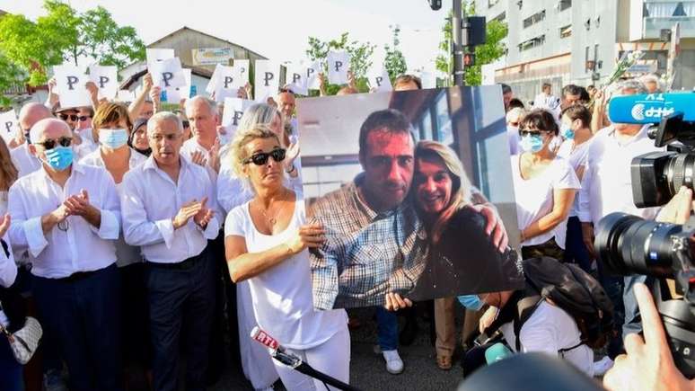 Na quarta-feira (8), milhares de pessoas participaram de uma passeata na cidade cobrando justiça