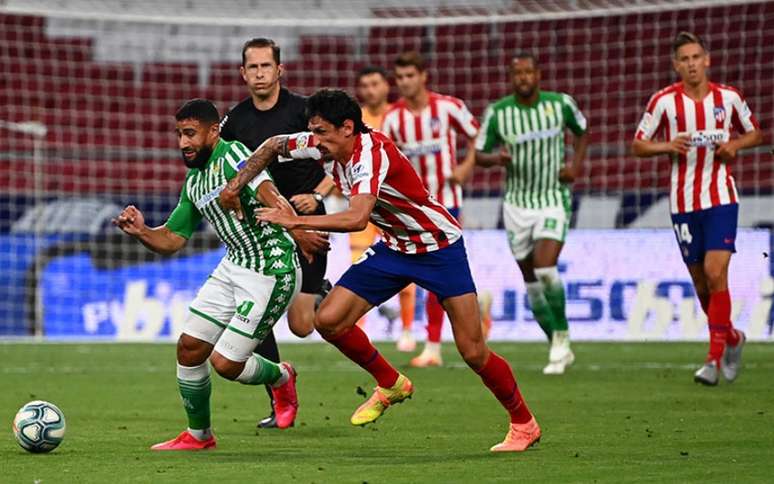 Atlético de Madrid chegou aos 66 pontos e estará na próxima Champions League (Foto: GABRIEL BOUYS / AFP)