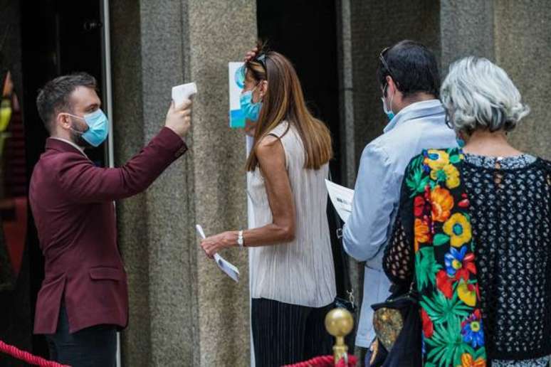 Controle de temperatura em teatro de Turim, norte da Itália, em 11 de julho