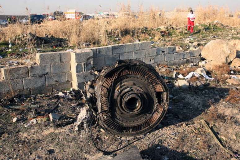 Destroços de avião ucraniano abatido pelo Irã em janeiro de 2020