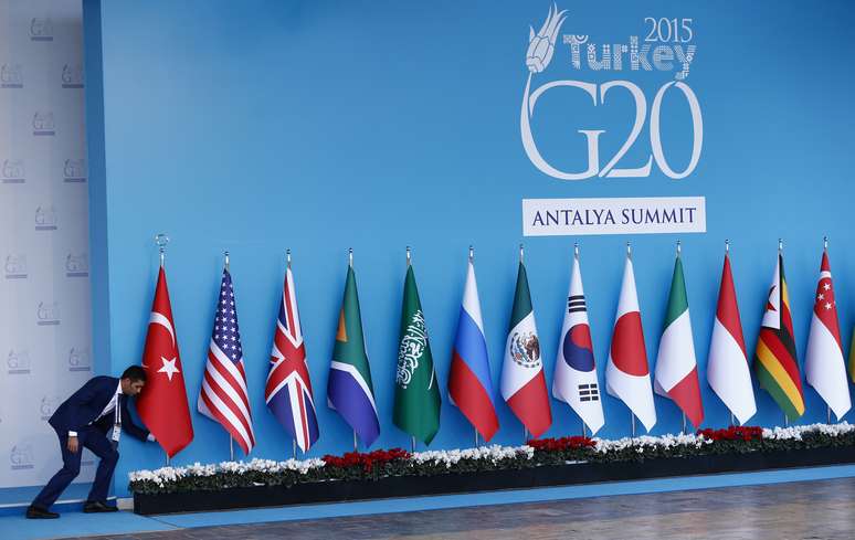 Bandeiras de países do G20 antes de cúpula do grupo em Antália, Turquia 
14/11/2015
REUTERS/Murad Sezer
