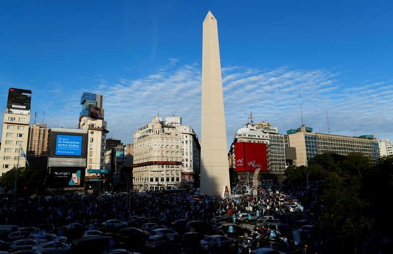 Manifestantes protestam contra medidas de quarentena em Buenos Aires
09/07/2020 REUTERS/Agustin Marcarian