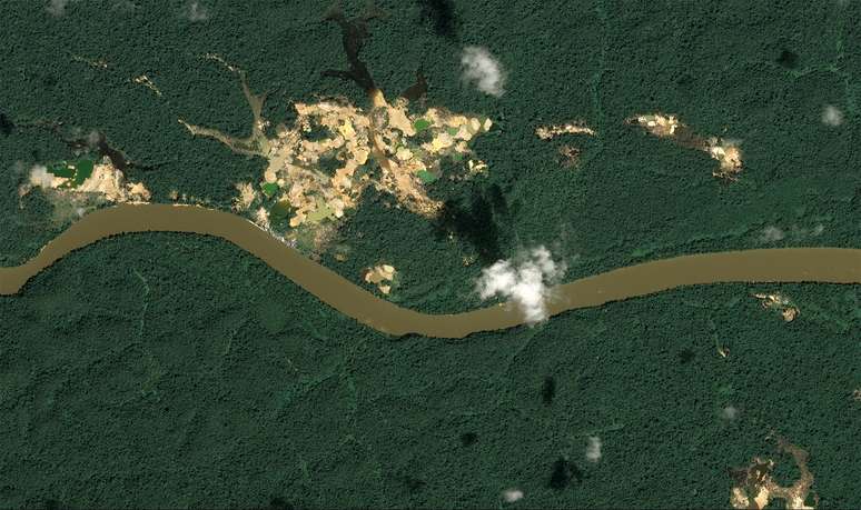 Imagens de satélite indicam desmatamento e mineração em Roraima 
26/08/2019
Distribution Airbus DS/Handout via REUTERS