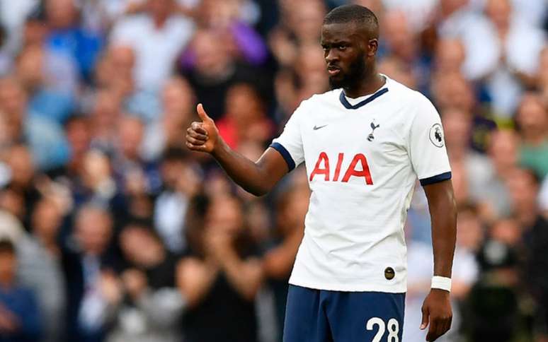 Ndombélé não conseguiu fazer uma boa temporada no Tottenham (Foto: AFP)
