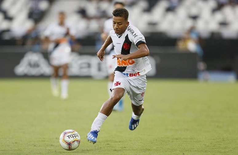 Vinícius vai amadurecendo como jogador e satisfazendo comissão técnica e torcida (Foto:  Rafael Ribeiro/Vasco)