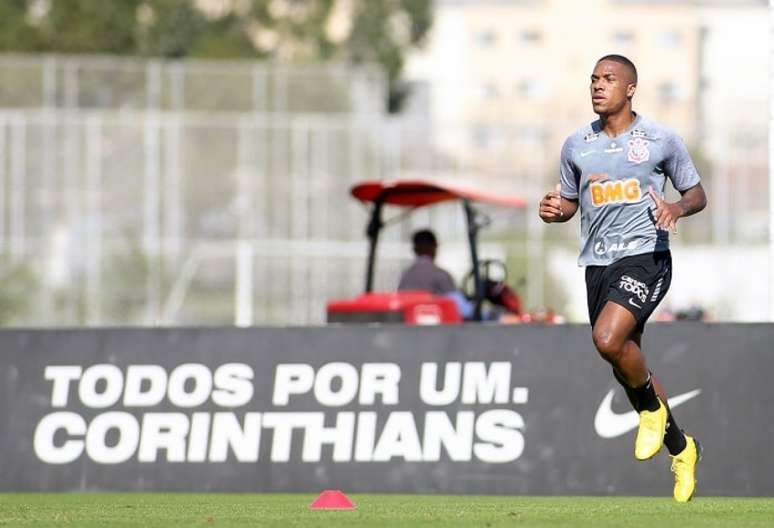 Volante Xavier, que disputou a Copinha deste ano, está integrado ao elenco (Foto: Rodrigo Coca/Ag. Corinthians)