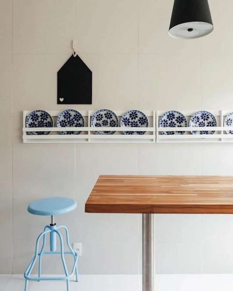 14. Voc&ecirc; pode usar tons de azul pastel apenas em pequenos detalhes decorativos do ambiente &ndash; Foto: Maur&iacute;cio Arruda