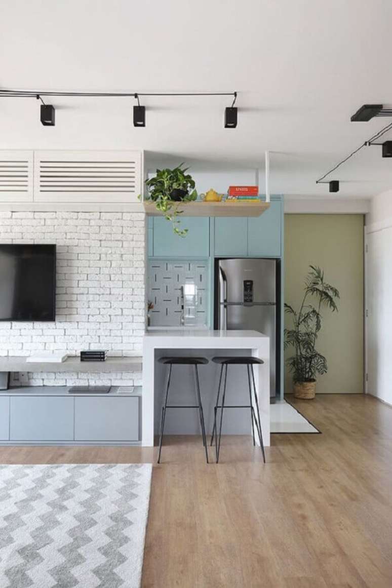 3. Para casas pequenas ou para melhor ilumina&ccedil;&atilde;o nos ambientes invista na combina&ccedil;&atilde;o da cor azul pastel com branco &ndash; Foto: Habitare