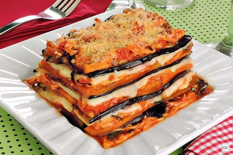 Guia da Cozinha - Receitas de lasanha de berinjela: 6 op&ccedil;&otilde;es para quem evitar massas