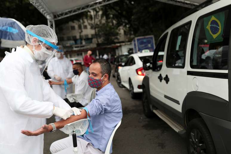 Taxista faz teste para Covid-19 em São Paulo
26/06/2020
REUTERS/Amanda Perobelli