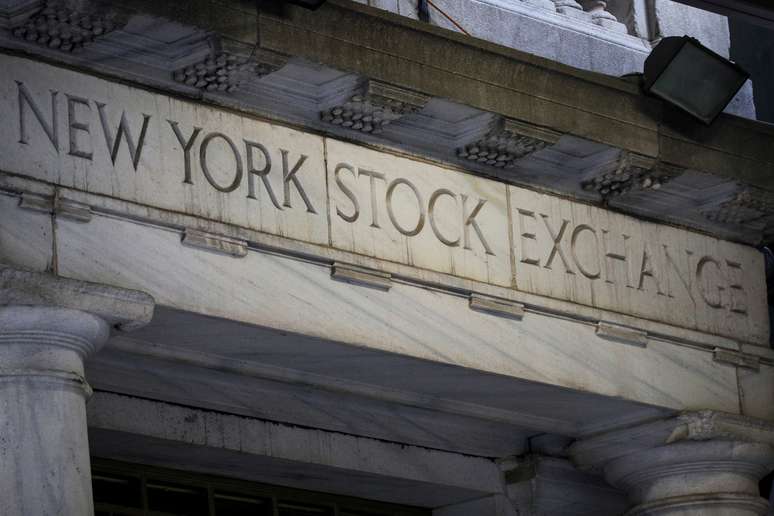 Uma das entradas da Bolsa de Nova York, em Wall Street. Nova York, EUA
26/06/2020
REUTERS/Brendan McDermid