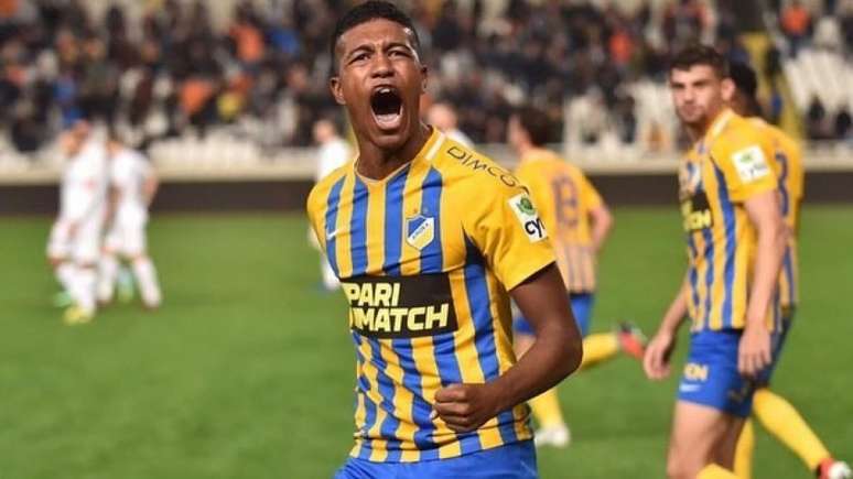 Léo Natel teve boa passagem pelo APOEL, do Chipre, na temporada 2018/2019 (Foto: Divulgação/APOEL)