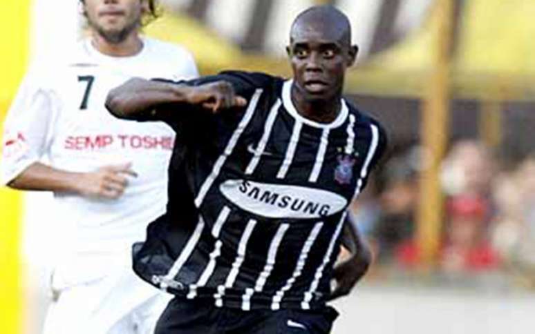 Clodoaldo teve contrato com o Corinthians entre 2007 e 2011, e venceu ação na Justiça em 2020 (Foto: Arquivo Lance!)