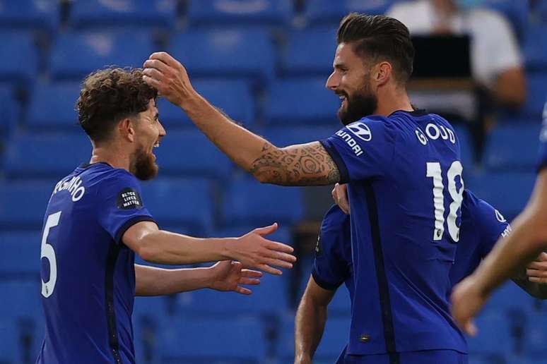 Chelsea chegou aos 63 pontos com a vitória sobre o Norwich (Foto: RICHARD HEATHCOTE / AFP)