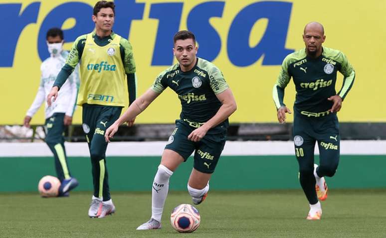 Depois de passar por um período de transição física, Luan Silva treinou com elenco (Cesar Greco/Agência Palmeiras)