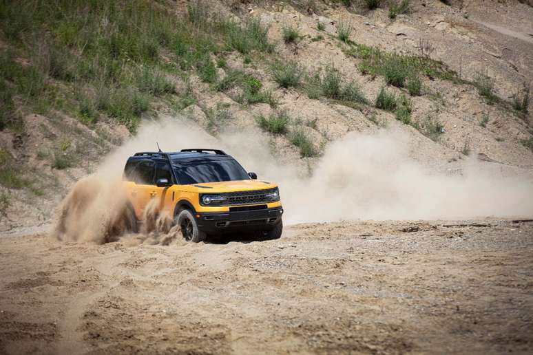 Bronco Sport: tração integral e aventura intermediária no mundo dos SUVs.
