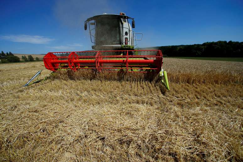 Colheita de trigo na região de Usingen, Alemanha 
06/08/2018
REUTERS/Ralph Orlowski