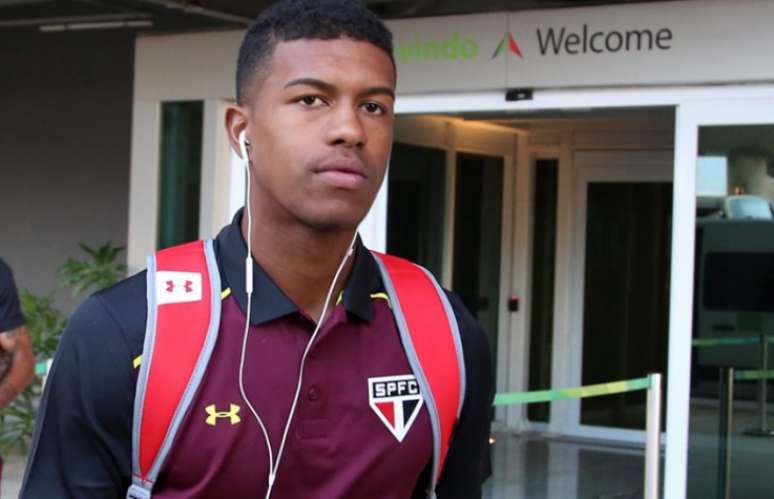 Léo Natel pertencia ao São Paulo antes de assinar contrato com o Corinthians (Foto: Rubens Chiri/saopaulofc.net)