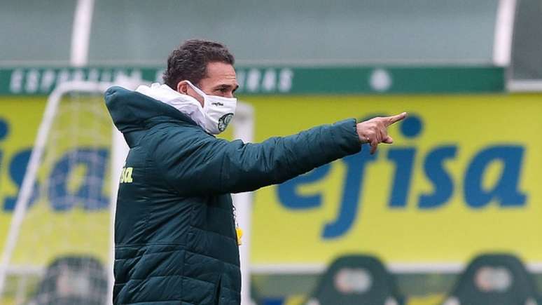 Vanderlei Luxemburgo comandou o treinamento tático da tarde desta quarta-feira (Cesar Greco/Agência Palmeiras)