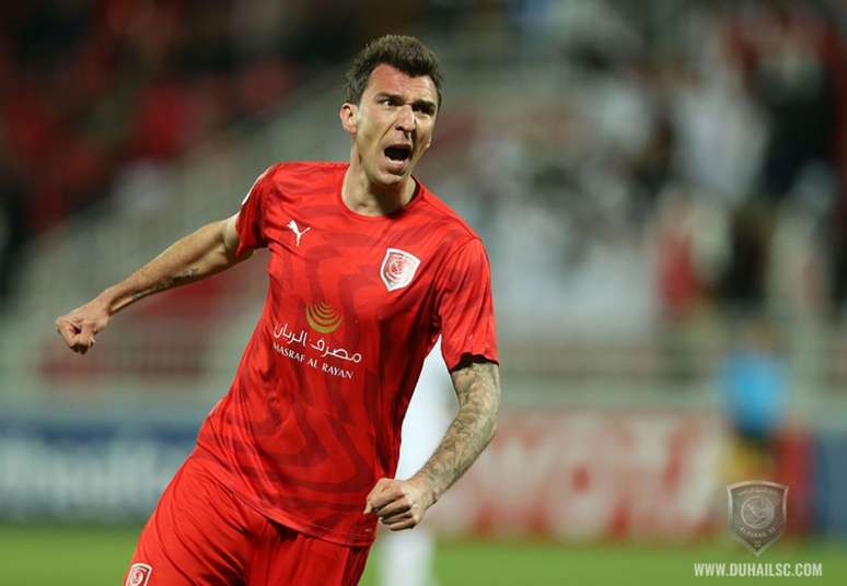 Mandzukic chegou ao Al-Duhail em janeiro deste ano (Foto: Divulgação/Al-Duhail)